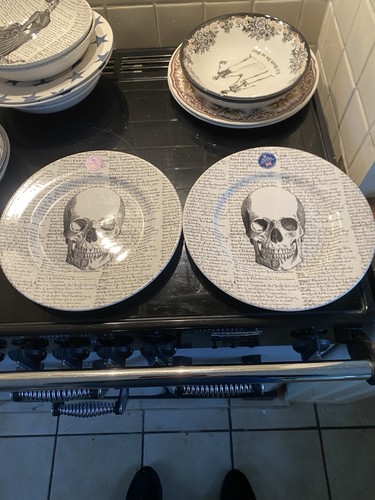 Royal stafford skull - royal, script