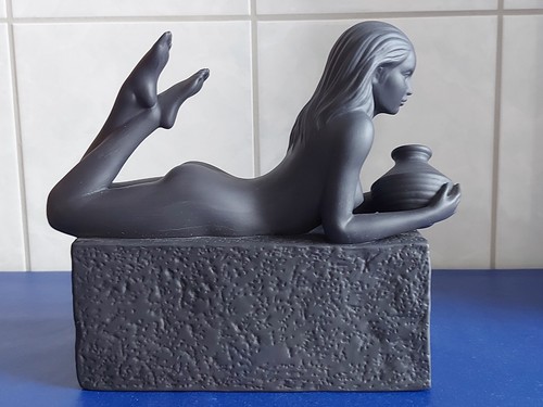 Porcelain figurine royal - porcelain, figurine-~royal