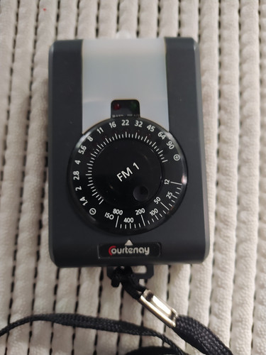 Courtenay flash meter - f, i