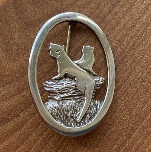Scottish silver otter brooch - scottish,