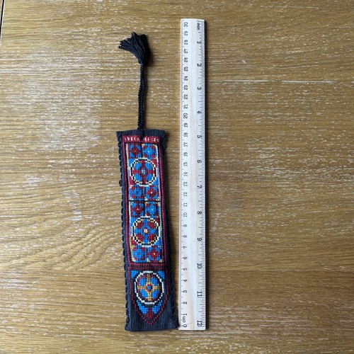 Gaelic style completed cross - style,