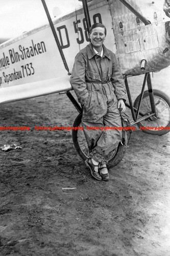 F028880 marga von etzdorf - von,