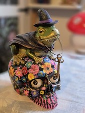 A Toad Frog  With Key On A Floral Skull Ornament Day Of The Dead 23 Cm X 14.
