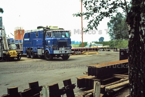 Truck photo daf 2600 - truck, suitcase