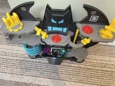 DC Imaginext Batman Bundle Building Bat Cave