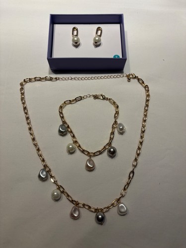 New avon earrings necklace - new,