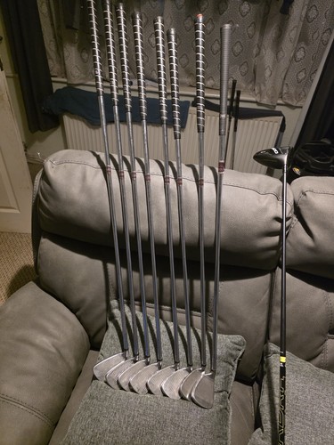 Right handed golf - right-handed,
