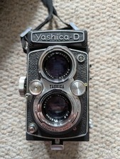 Yashica D TLR 120 Film Medium Format Manual Camera with 80mm F/3.5 Lens.