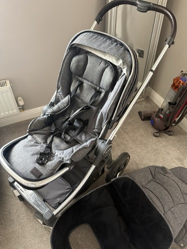Oyster pram with - 3,