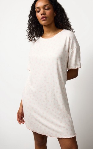 Cream short sleeve heart - tu,