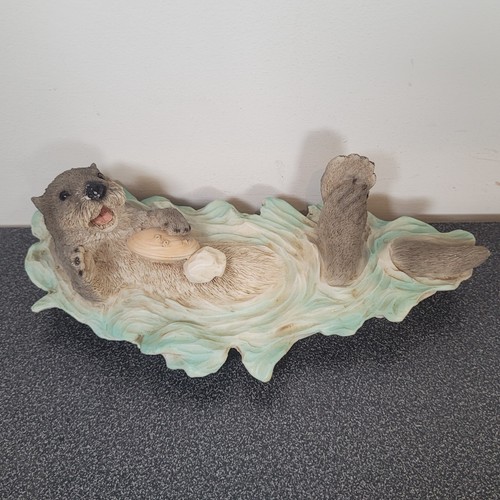 Castagna otter figure made - otter,