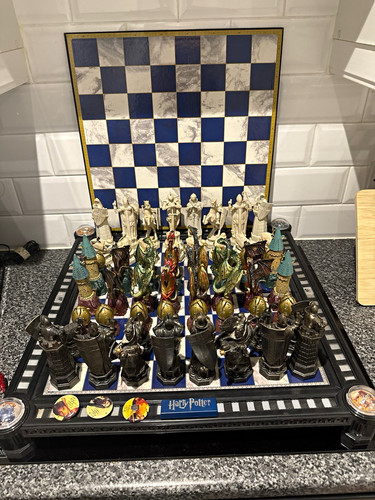 Harry potter wizard chess set - wizard,
