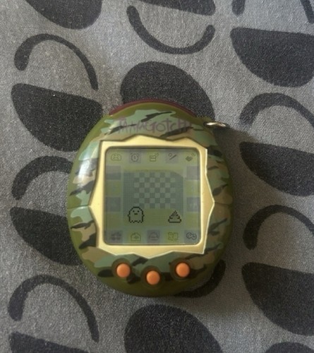 Tamagotchi connection 2004 - tamagotchi,