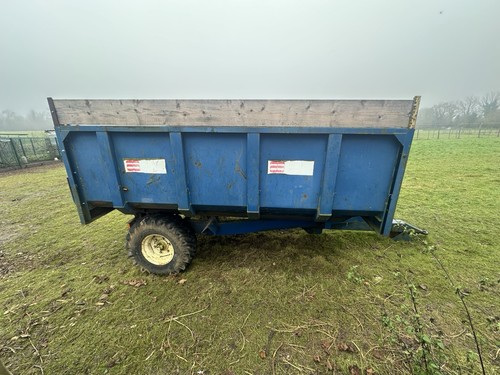 Tractor tipping trailer ton - tractor,
