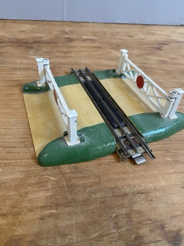 Hornby dublo level - level, crossing