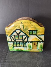 VINTAGE TUCKERS COTTAGE SHAPE