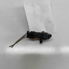 VOLVO V60 MK2 Front Right