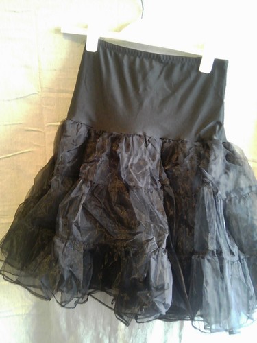 Stunning 50s women retro - stunning,