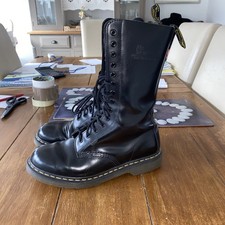 Dr Martens Airwair 14 Hole