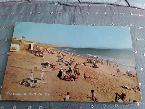 Postcard the beach highcliffe - postcard,