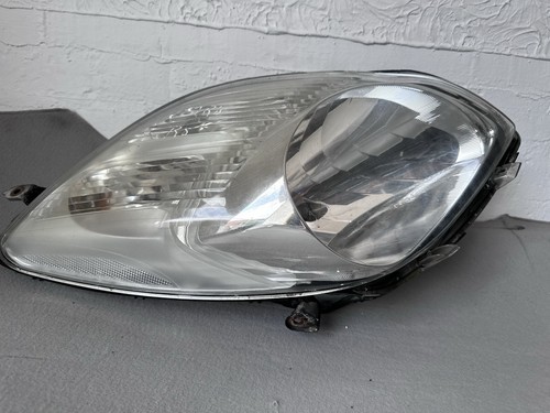 Toyota yaris right headlight - right,