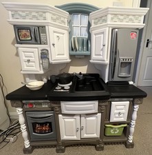 Step 2 Kitchen, Interactive