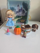 Disney Store Princess Animators Set Belle .Boxed