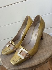 Chic pair vintage court - a,