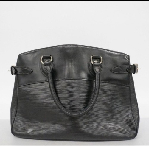 Louis vuitton epi - vuitton, pm