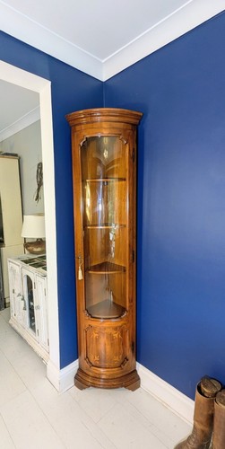 Glass corner vitrine display - glass,