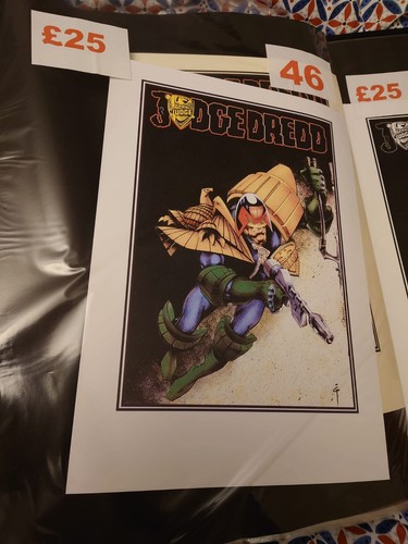 2000ad judge dredd signed - 2000ad,