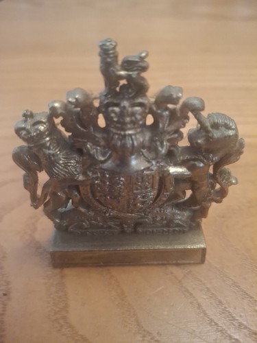 Lesney brass royal coat - royal, of