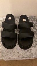 Zara Black Padded Straps
