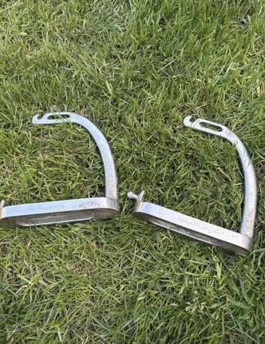 Pair metal horse stirrups - pair,