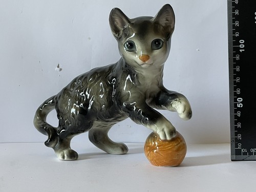 Goebel ceramic cat kitten - ?,