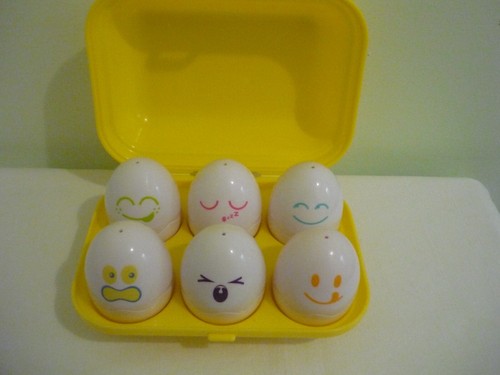 Tomy hide squeak - &, eggs