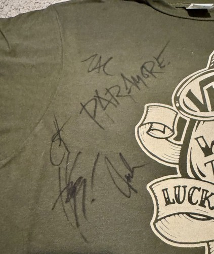 Signed paramore 2007 warped - by,