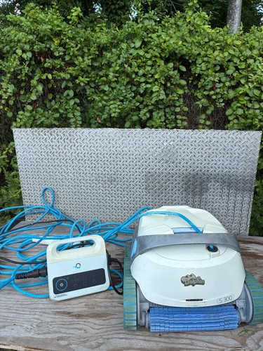 Dolphin s300 pool vacuum - dolphin,