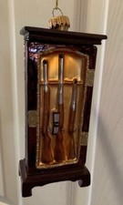 BLOWN GLASS GUN DISPLAY