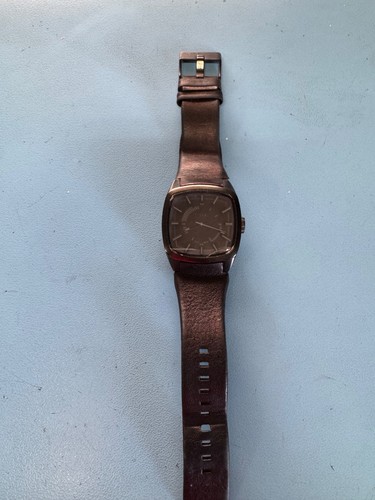 Diesel watch model - (read, desc)