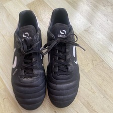 Sondico Strike SG Football Boots Junior Size 4 Black & White