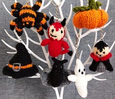 Knitting Pattern Halloween Key