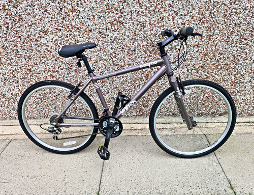 Apollo cosmo urban mtb 18speed
