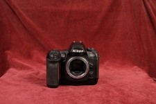Nikon D100 DSLR digital Camera Body   Tested and working  unit only