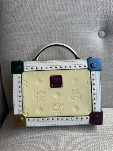 Mcm hard box - hard,