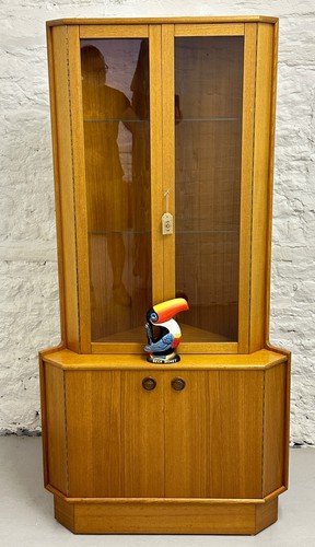 Mid century turnidge corner - mid,