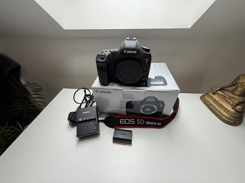 Canon eos mark iii digital - eos,