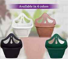 PLASTIC VENETIAN STYLE WALL