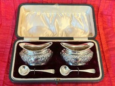 Antique Pair Hallmarked Solid Silver Salts Cellars & Spoons Birmingham 1902 JG