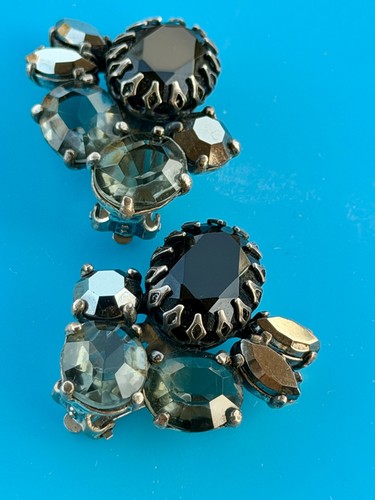 Vtg signed schiaparelli clip - vtg,